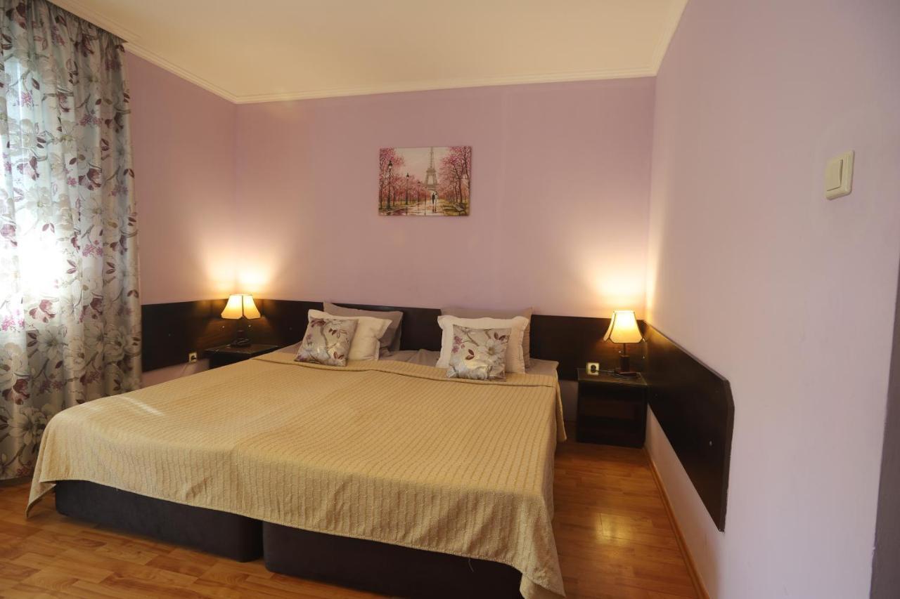 Guest House Yanita Warna Zewnętrze zdjęcie