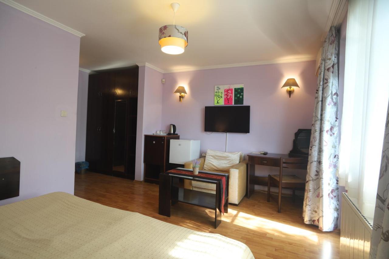 Guest House Yanita Warna Zewnętrze zdjęcie